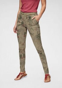   .36  (.44 .) Aniston