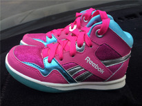 REEBOK   , . 30.5=19  , 32.5=21,  34=22,  27.5=17,5