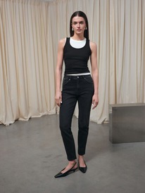 22.03  Conte ���������� ��������� CONTE CON-790 ׸���� ������ slim � �������� ��